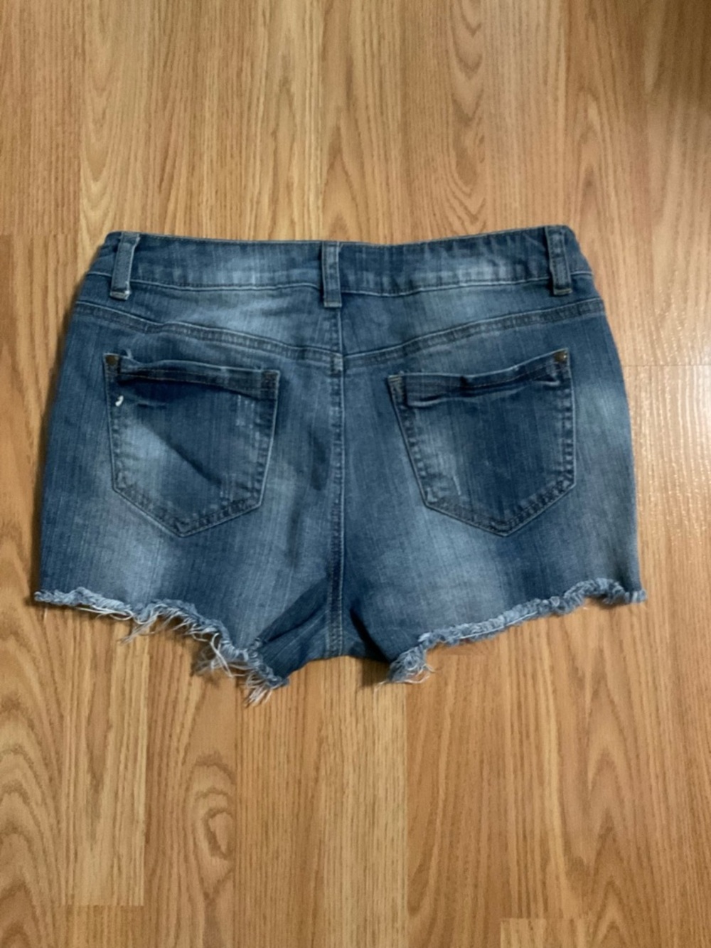 Sz 9/10 Liquid X Distressed Denim Cut Off Shorts - Picture 6 of 6